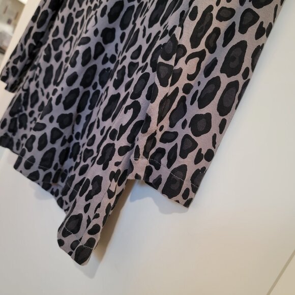 Chico's Tunic Top Animal Print Black Gray Women Size Small - Picture 5 of 14